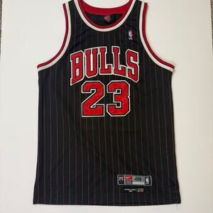Michael Jordan Chicago Bulls 1984 Nike Vintage Black Jersey Flight 8403 Size L